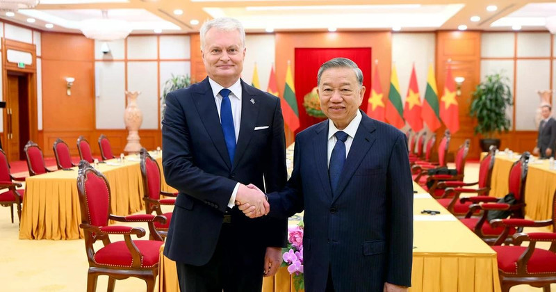 General Secretary of the Communist Party of Vietnam To Lam and Lithuanian President Gitanas Nauseda.