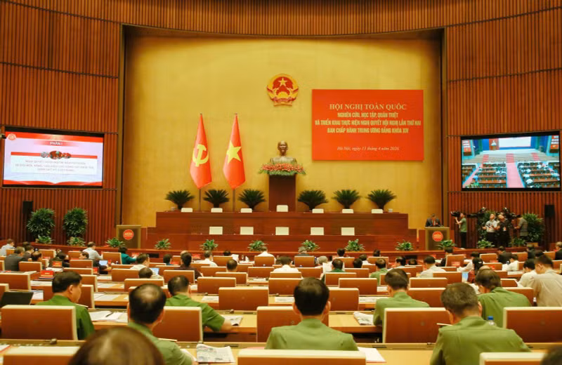 The national conference held on April 13 to study, disseminate and implement the resolution of the second session of the 14th Party Central Committee (Photo: dangcongsan.org.vn)