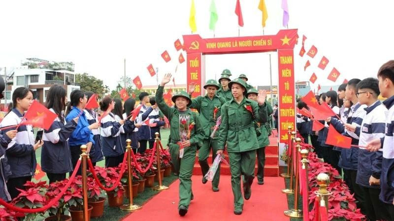Young people of Hai Phong enthusiastically depart to join the military. (Photo: Dam Thanh)