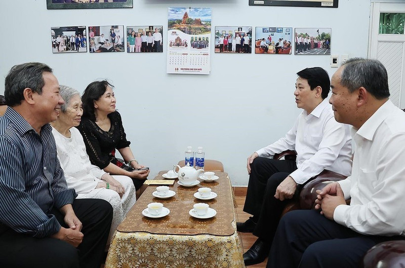 President Luong Cuong meets with relatives of President of the State Council Vo Chi Cong (Photo: VNA)