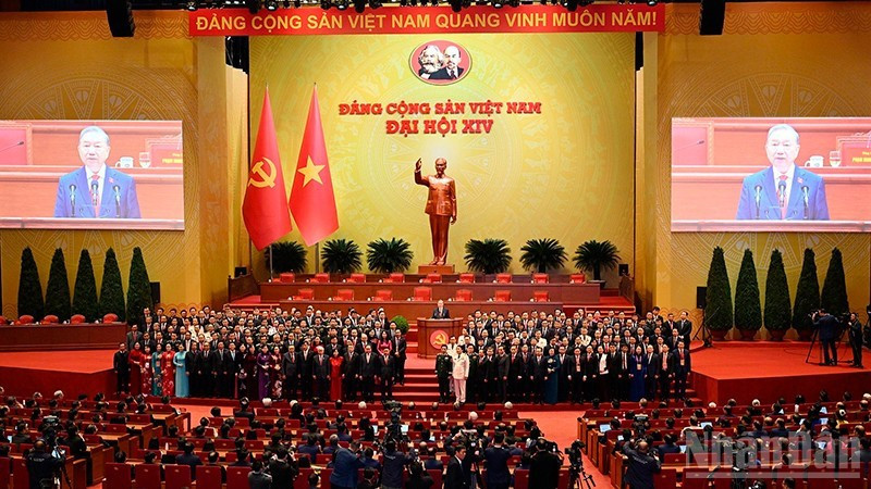 The 14th-tenure Party Central Committee makes its debut at the 14th National Congress of the Communist Party of Viet Nam (Photo: VNA)