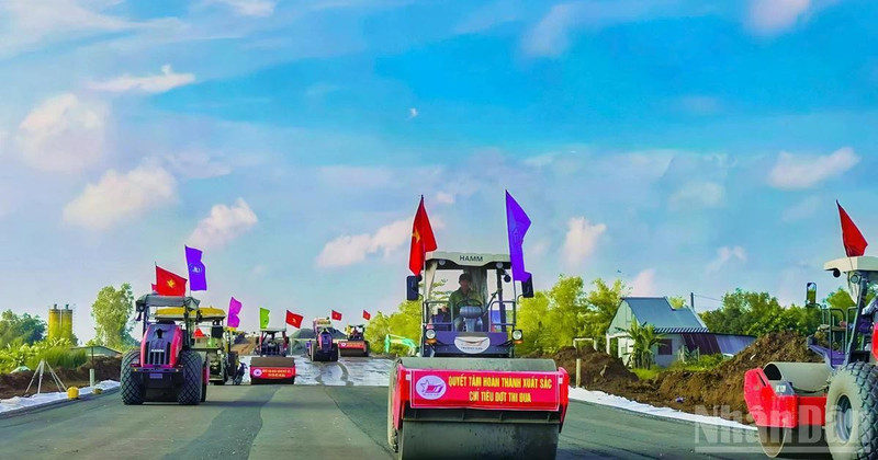 With a series of new regulations on shortening processing times, digitising dossiers and decentralising authority, procedures in construction, vehicle inspection and aviation are being simplified, reducing costs and time for enterprises.