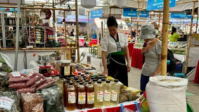 People are gradually placing their trust in and accepting One Commune One Product (OCOP) products.