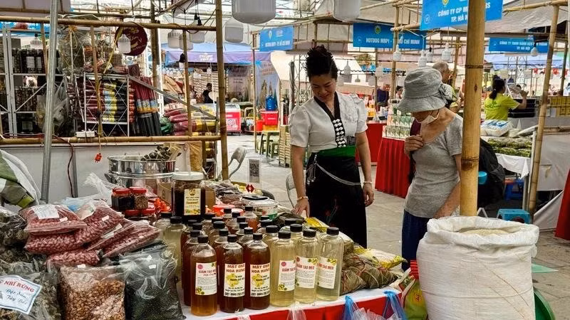 People are gradually placing their trust in and accepting One Commune One Product (OCOP) products.