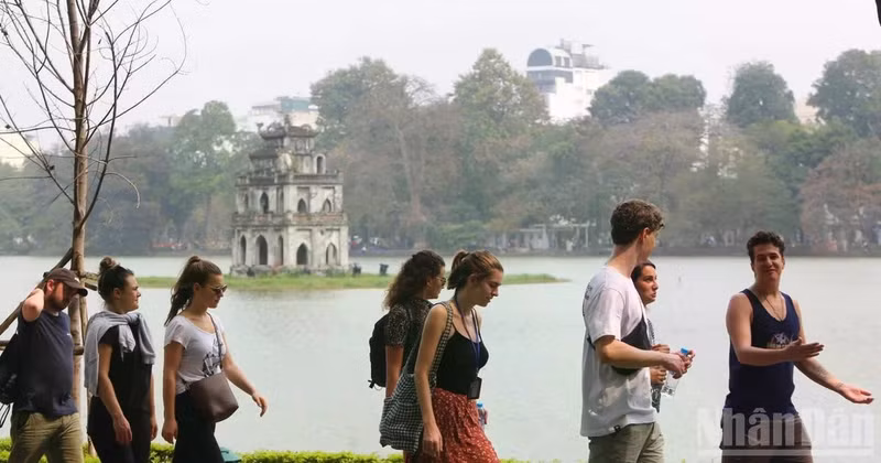 Travel trends 2026 show that the three pillars shaping traveler behavior are deep personalization, the search for mental balance, and the application of technological solutions. (Photo: Thanh Dat)