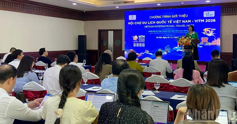 Deputy Director of the Viet Nam National Authority of Tourism Nguyen Thi Hoa Mai speaks at the event. (Photo: CHIEU ANH)