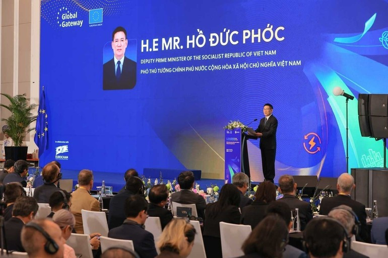 Deputy Prime Minister Ho Duc Phoc speaks at the EU–Viet Nam Global Gateway Business and Investment Forum (Photo: VNA)