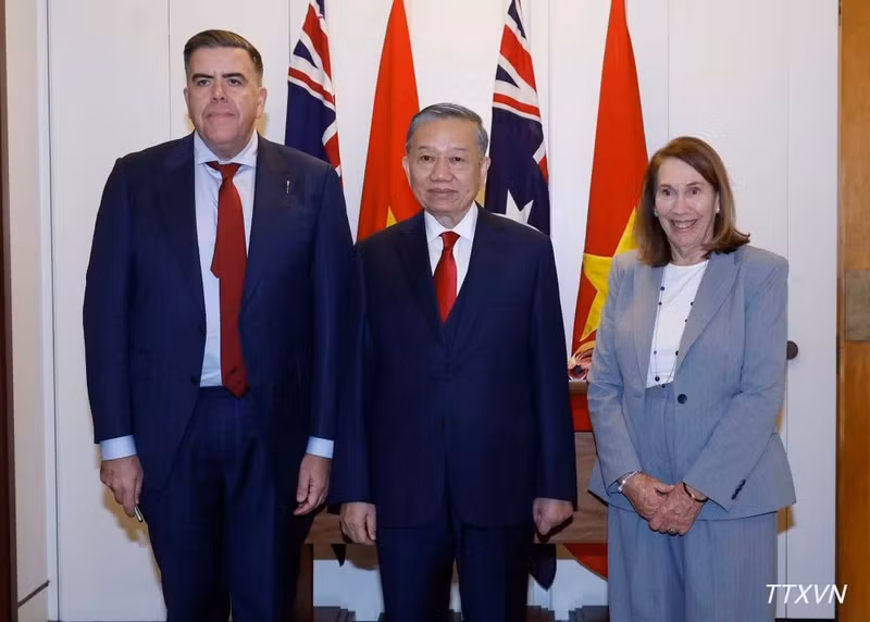 From left: Speaker of the House of Representatives Milton Dick, General Secretary of the Communist Party of Viet Nam Central Committee and President of Viet Nam To Lam, and President of the Australian Senate Sue Lines (Photo: VNA)