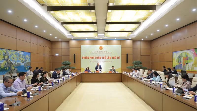 The fourth plenary session of the National Assembly's Committee for People's Aspirations and Supervision, October 2025. (Photo: quochoi.vn)