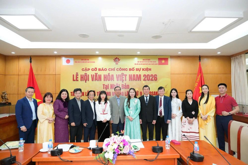 Ambassador Nguyen Phu Binh, former Deputy Minister of Foreign Affairs and Chairman of the Liaison Committee for Overseas Vietnamese speaks at the press briefing on March 14. (Photo: VNA)