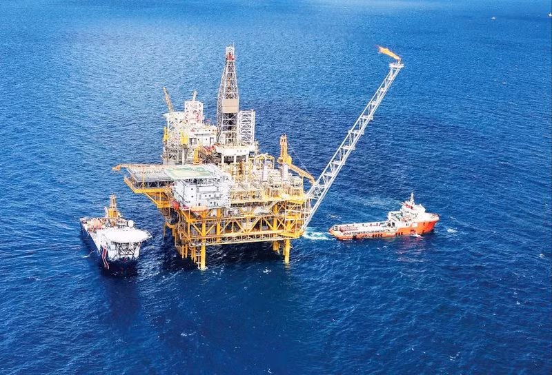 Offshore oil and gas drilling rig of Petrovietnam.