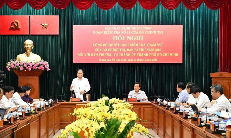 NA Chairman Tran Thanh Man chairs the meeting on March 14 to announce the decision by the Politburo and the Secretariat to conduct inspection and supervision for the Ho Chi Minh City Party Committee’s Standing Board. (Photo: sggp.org.vn)