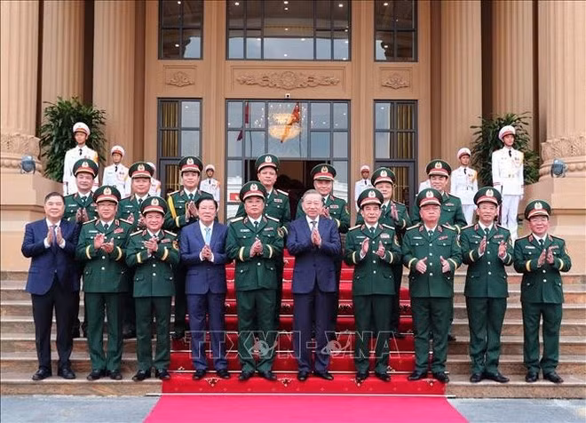 vna-potal-tong-cuc-cong-nghiep-quoc-phong-ky-niem-80-nam-ngay-truyen-thong-stand.jpg