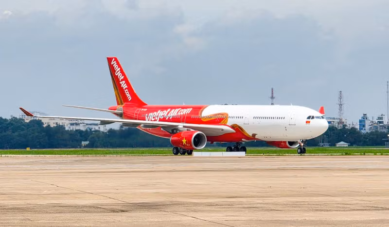 Vietjet welcomes new wide-body aircraft.