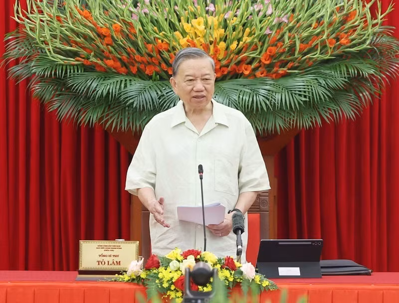Party General Secretary To Lam speaks at the meeting. (Photo: VNA)