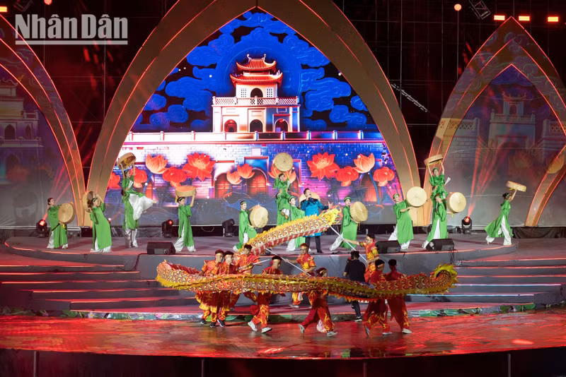 More than simply a community gathering, it also marks an important step towards establishing the Ha Noi Lotus Festival as an annual national-scale cultural and tourism event.