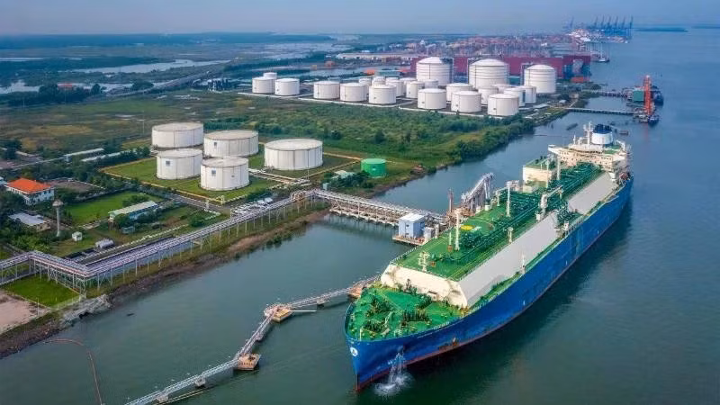 LNG distribution at Thi Vai Terminal (Ba Ria – Vung Tau Province).