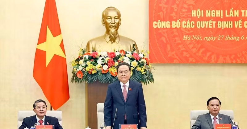 NA Chairman Tran Thanh Man (centre) speaks at the event (Photo: VNA)