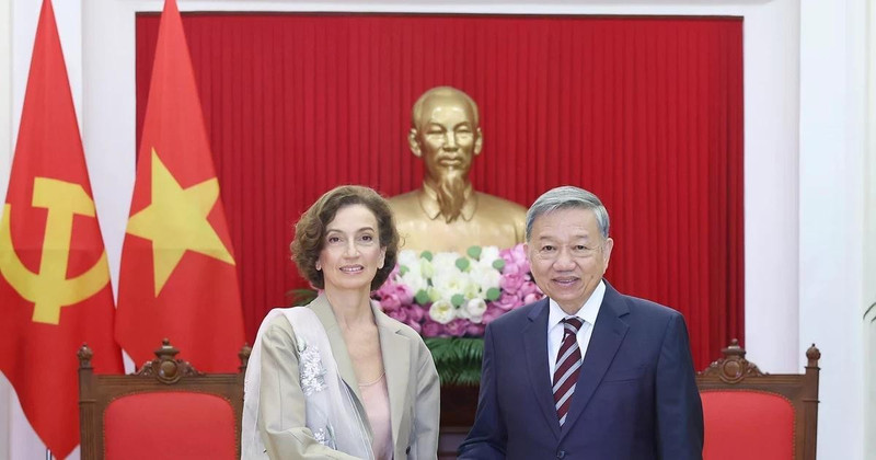 Party General Secretary To Lam (R) receives UNESCO Director-General Audrey Azoulay in Hanoi on June 27. (Photo: VNA)