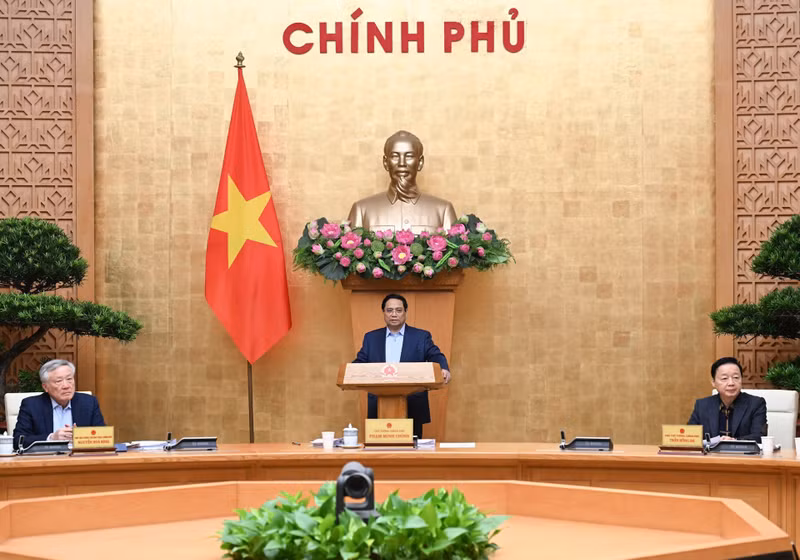 Prime Minister Pham Minh Chinh chairs a thematic government session on the International Financial Centre in Viet Nam. (Photo: NDO)