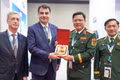 Senior Lieutenant General Nguyen Truong Thang and Musa Heybet.