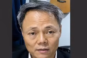 The People's Court of Ha Noi on August 3 held a first-instance public trial in absentia for Doan Bao Chau, who was charged with "producing, storing, disseminating or propagandising information, documents and items aimed at opposing the Socialist Republic of Viet Nam". (Photo: cand.vn)