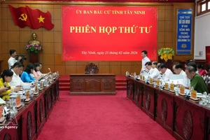 The Election Committee of the southern province of Tay Ninh convenes its fourth meeting on February 23. (Photo: VNA)