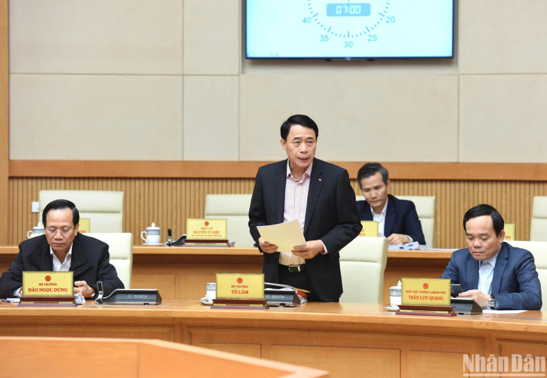 Deputy Minister of Public Security Le Quoc Hung speaks at the meeting. Deputy Minister of Public Security Le Quoc Hung speaks at the meeting.