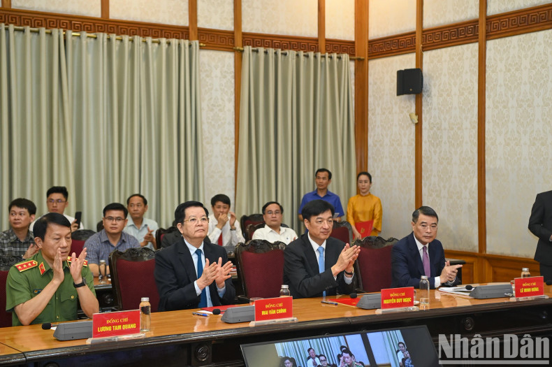 Head of the PCC’s Organisation Commission Le Minh Hung, Chief of the PCC Office Nguyen Duy Ngoc, Ministry of Public Security leaders and other delegates at the ceremony. Head of the PCC’s Organisation Commission Le Minh Hung, Chief of the PCC Office Nguyen Duy Ngoc, Ministry of Public Security leaders and other delegates at the ceremony.