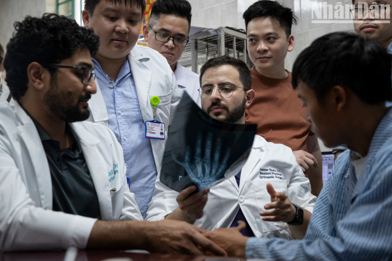 The medical team from Sala and experts from the US screened nearly 100 patients at Ha Giang Provincial General Hospital and performed surgeries on 26 people, including 10 paediatric patients. The medical team from Sala and experts from the US screened nearly 100 patients at Ha Giang Provincial General Hospital and performed surgeries on 26 people, including 10 paediatric patients.