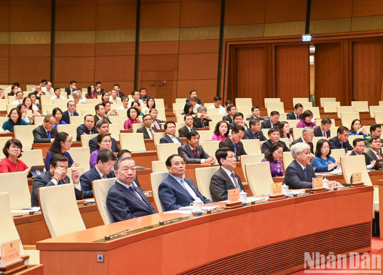 Party General Secretary and President To Lam, Prime Minister Pham Minh Chinh, Standing member of the Secretariat Luong Cuong, other Party and State leaders and delegates attend the meeting.