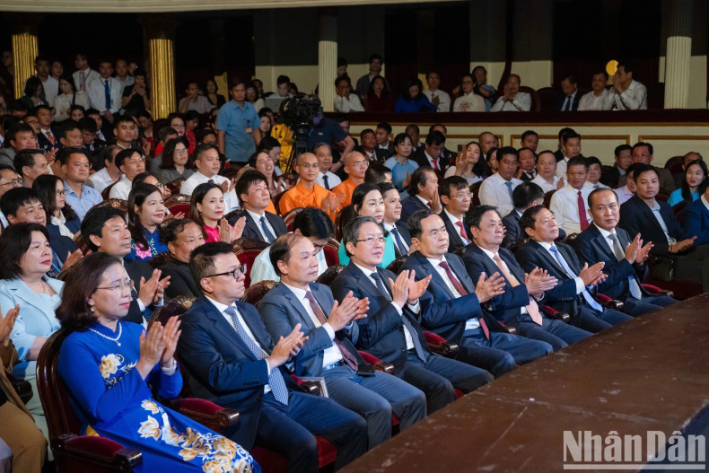 NA Chairman Tran Thanh Man and other Party and State leaders and delegates attend the programme. NA Chairman Tran Thanh Man and other Party and State leaders and delegates attend the programme.
