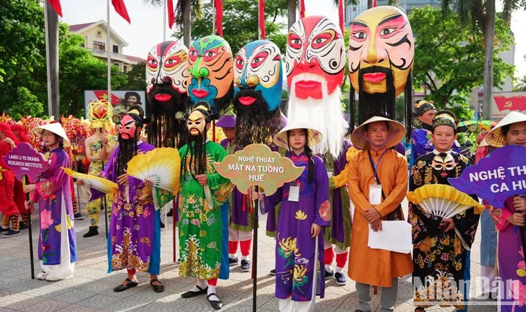 Masks of Tuong (Vietnamese traditional classic drama) are showcased at the festival. (Photo: NDO)