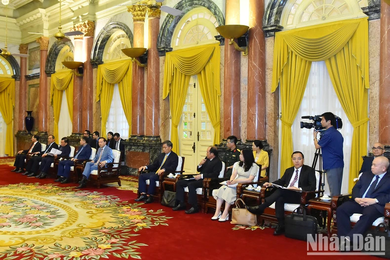 Vietnamese delegates attend the reception.