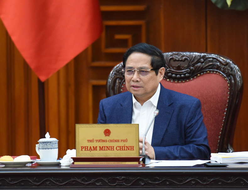 Prime Minister Pham Minh Chinh delivers a speech at the meeting
