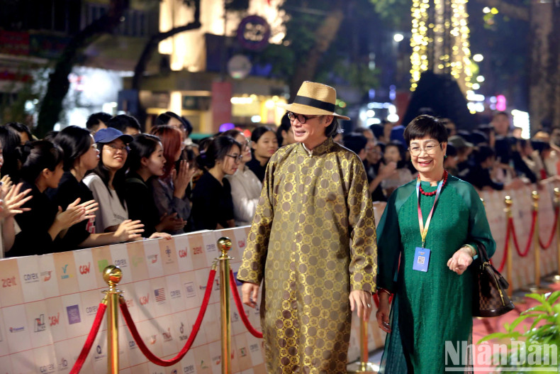 People’s Artist Tran Luc and screenwriter Nguyen Thi Hong Ngat