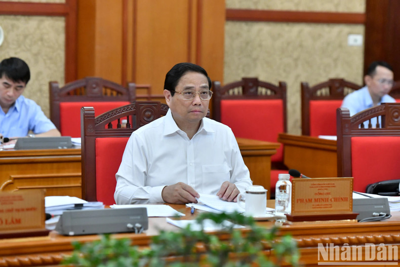 Prime Minister Pham Minh Chinh attends the meeting. Prime Minister Pham Minh Chinh attends the meeting.