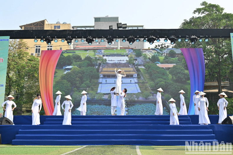 The Ao Dai Dance performance of Hanoi University of Culture. The Ao Dai Dance performance of Hanoi University of Culture.
