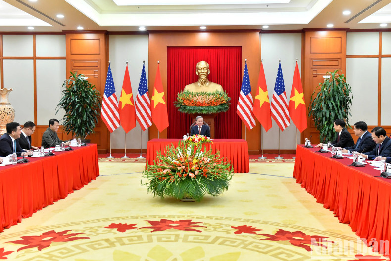 A view of the phone talks A view of the phone talks