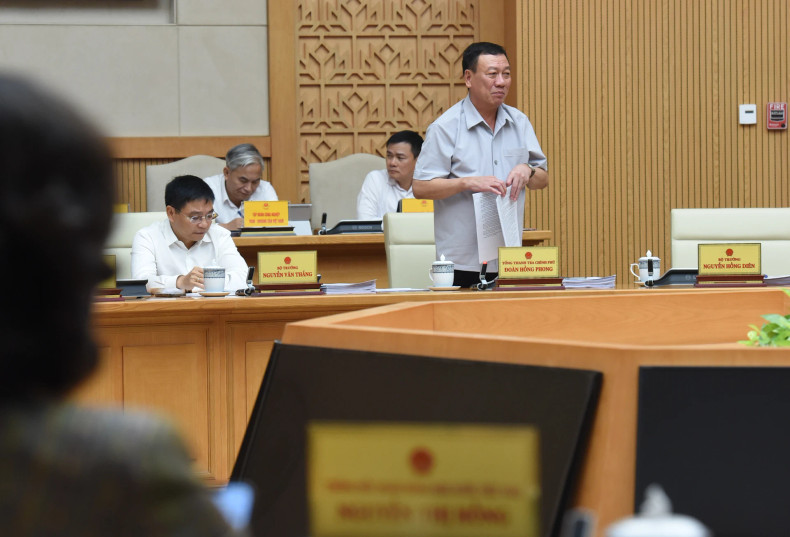 Government Inspector General Doan Hong Phong speaks at the meeting. Government Inspector General Doan Hong Phong speaks at the meeting.