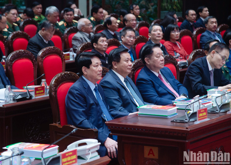 President Luong Cuong and delegates at the conference President Luong Cuong and delegates at the conference