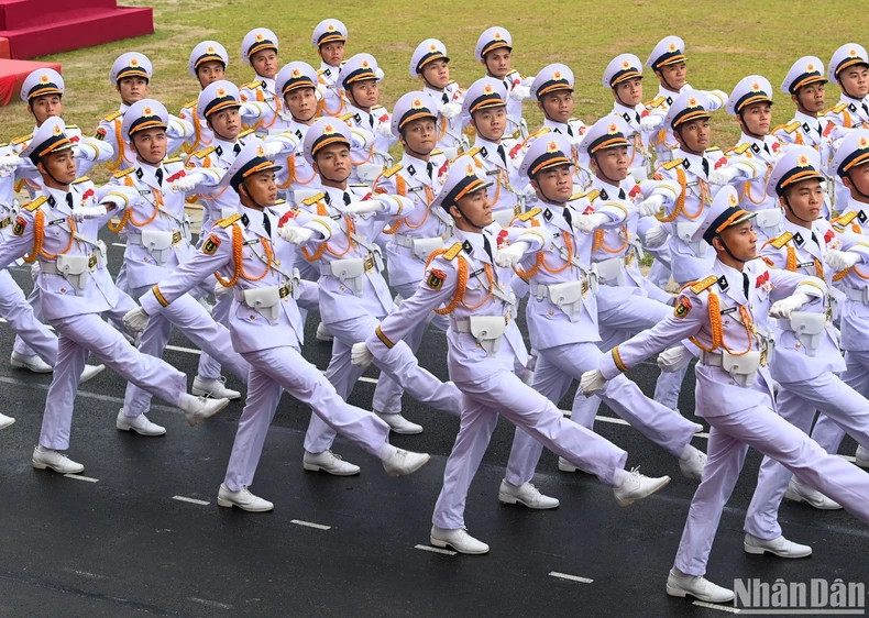 A force joining in the parade marking the 70th anniversary of the Dien Bien Phu Victory at the stadium of Dien Bien province on May 7 morning (Photo: NDO) A force joining in the parade marking the 70th anniversary of the Dien Bien Phu Victory at the stadium of Dien Bien province on May 7 morning (Photo: NDO)