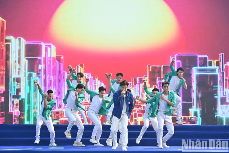 The festival is organised to build a healthy, beneficial, and safe cultural, artistic, and sports playground, contributing to improving the cultural and spiritual life of young people. At the same time, it enhances cultural exchange and promotion of Thang Long-Hanoi tourism to young people, students and international friends. The festival is organised to build a healthy, beneficial, and safe cultural, artistic, and sports playground, contributing to improving the cultural and spiritual life of young people. At the same time, it enhances cultural exchange and promotion of Thang Long-Hanoi tourism to young people, students and international friends.