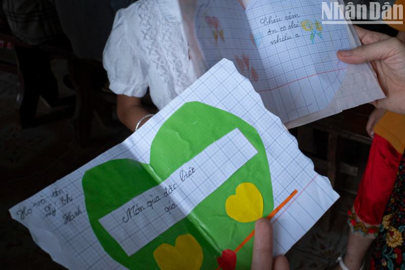 Thank-you cards from children at Khau Bung School. Thank-you cards from children at Khau Bung School.