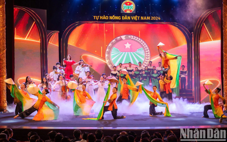 An art performance at the ceremony An art performance at the ceremony