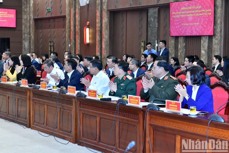 Delegates attend the working session. Delegates attend the working session.