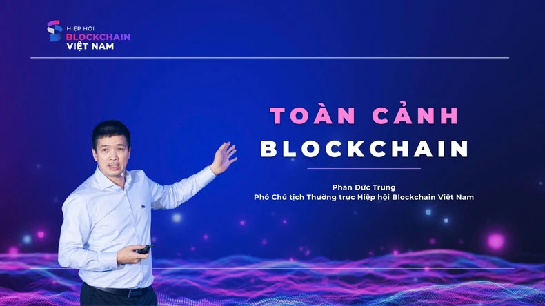 Teaching the “Overview of Blockchain” course on the MasterTeck online learning platform. (Screenshot from Masterteck.edu.vn) Teaching the “Overview of Blockchain” course on the MasterTeck online learning platform. (Screenshot from Masterteck.edu.vn)