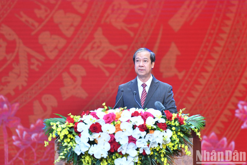 Minister of Education and Training Nguyen Kim Son addresses the audience.