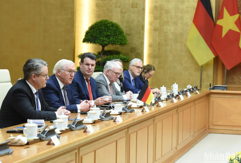 The German President and other officials attend the meeting with Prime Minister Pham Minh Chinh. The German President and other officials attend the meeting with Prime Minister Pham Minh Chinh.