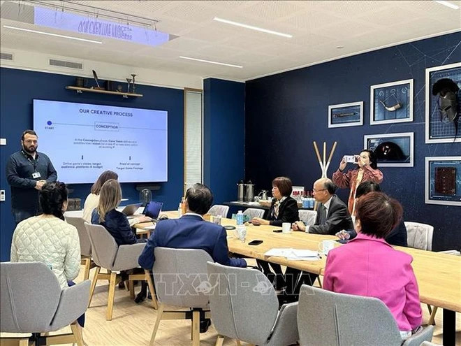 Da Nang's delegation has a working session with leaders of Ubisoft Entertainment SA. (Photo: VNA) Da Nang's delegation has a working session with leaders of Ubisoft Entertainment SA. (Photo: VNA)